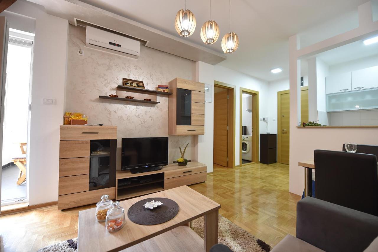 Apartment Sinisa With Garage Нови Сад Екстериор снимка