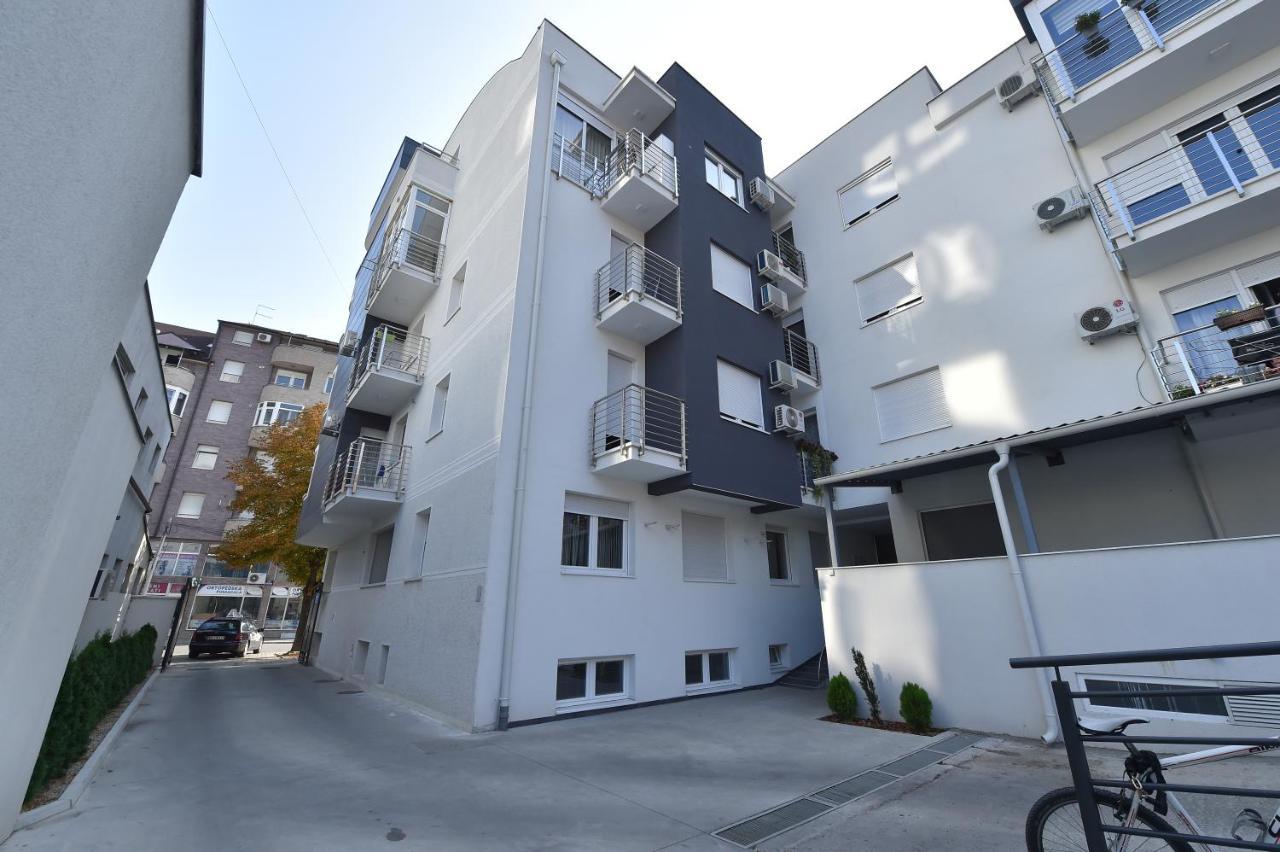 Apartment Sinisa With Garage Нови Сад Екстериор снимка
