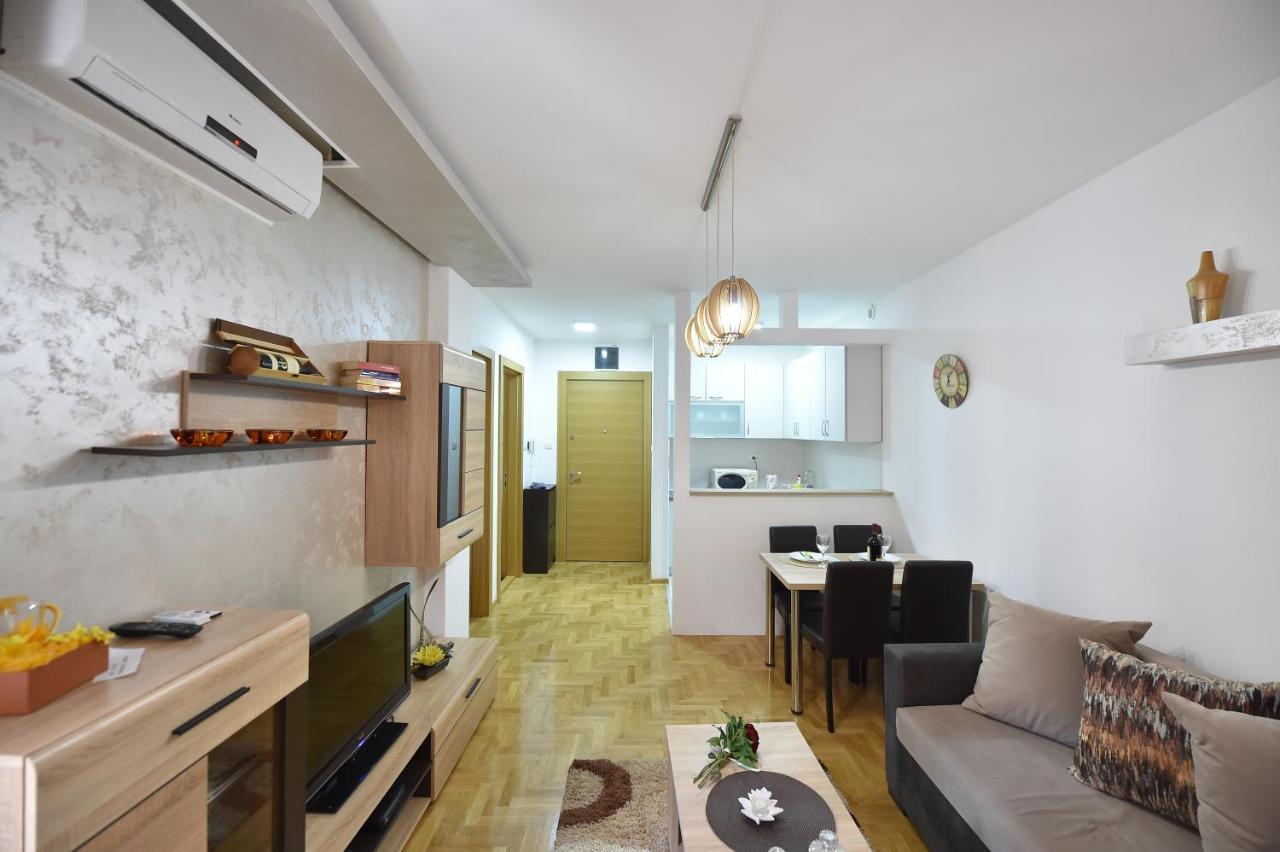 Apartment Sinisa With Garage Нови Сад Екстериор снимка