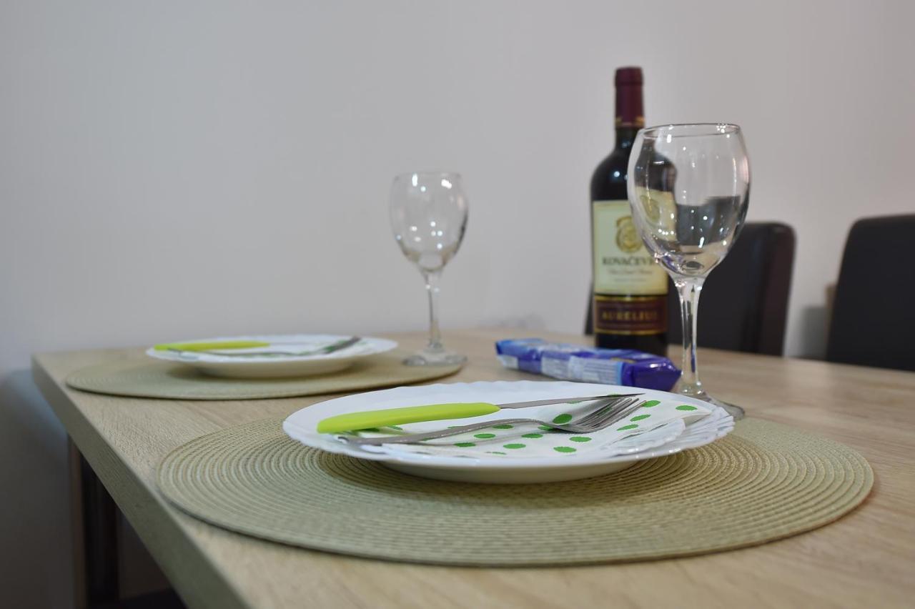 Apartment Sinisa With Garage Нови Сад Екстериор снимка